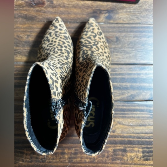 New Circus by Sam Edelman. Kirby leopard print 2 in heel ankle boot. Size 6M. - Picture 3 of 10